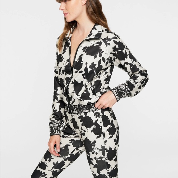 Pam & Gela Jackets & Blazers - Pam & Gela Printed Crop Jacket NWOT